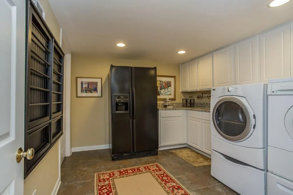 110 Finchley Court, Sandy Springs, Georgia 30328, 5 Bedrooms Bedrooms, ,3 BathroomsBathrooms,Residential,Sold,110 Finchley Court,5827579