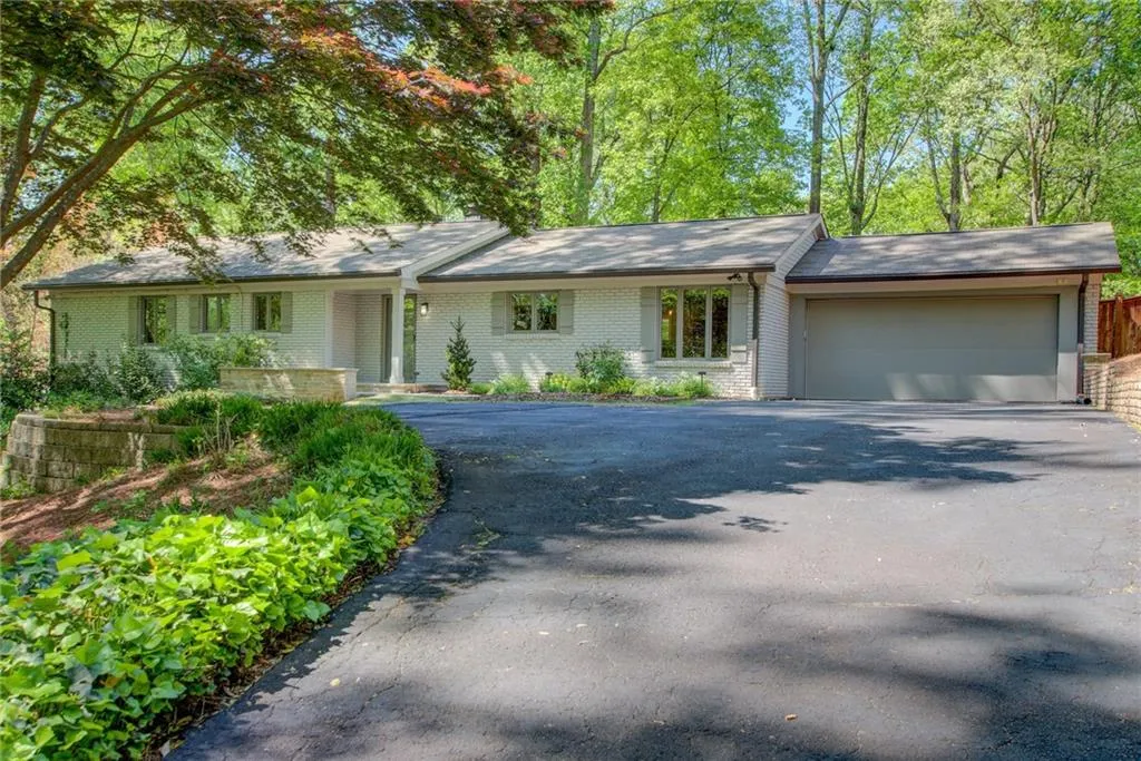 530 Timber Valley Road, Atlanta, Georgia 30342, 4 Bedrooms Bedrooms, ,4 BathroomsBathrooms,Residential,Sold,530 Timber Valley Road,7034077