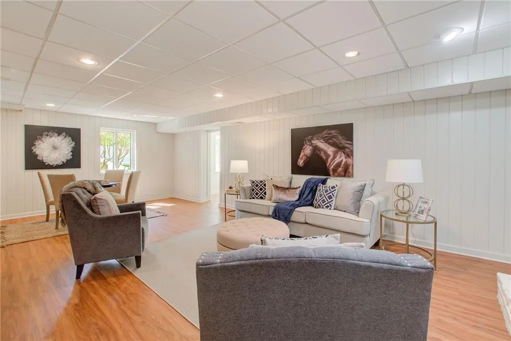 530 Timber Valley Road, Atlanta, Georgia 30342, 4 Bedrooms Bedrooms, ,4 BathroomsBathrooms,Residential,Sold,530 Timber Valley Road,7034077