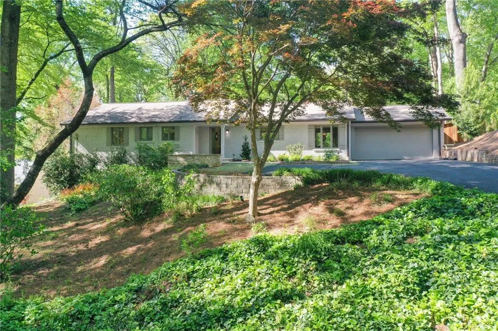 530 Timber Valley Road, Atlanta, Georgia 30342, 4 Bedrooms Bedrooms, ,4 BathroomsBathrooms,Residential,Sold,530 Timber Valley Road,7034077