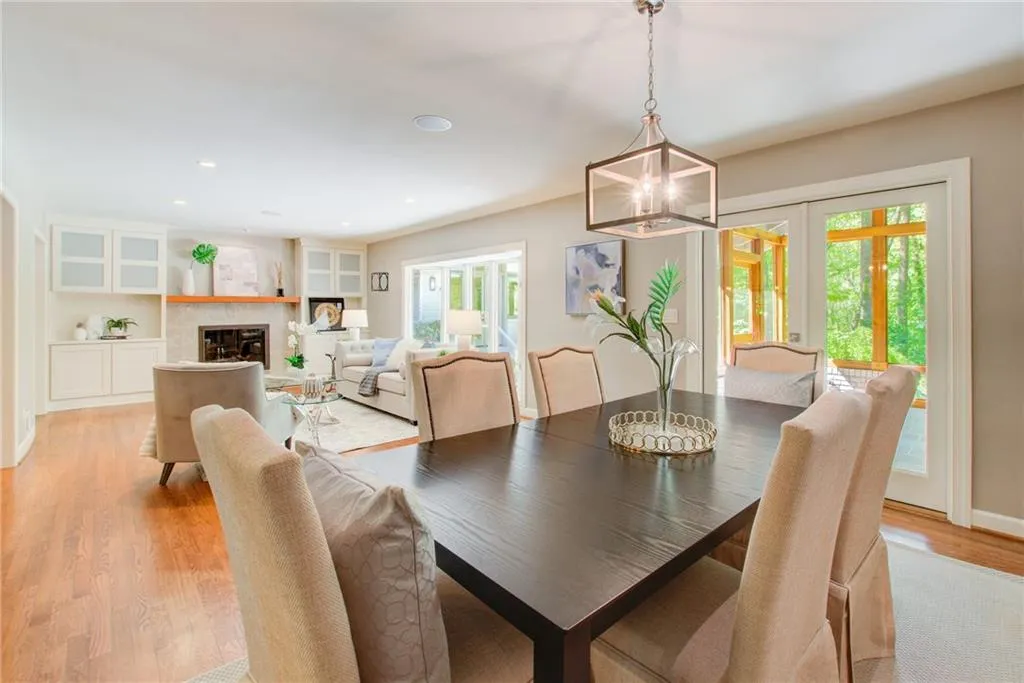 530 Timber Valley Road, Atlanta, Georgia 30342, 4 Bedrooms Bedrooms, ,4 BathroomsBathrooms,Residential,Sold,530 Timber Valley Road,7034077