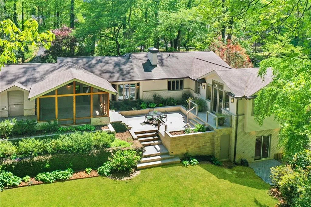 530 Timber Valley Road, Atlanta, Georgia 30342, 4 Bedrooms Bedrooms, ,4 BathroomsBathrooms,Residential,Sold,530 Timber Valley Road,7034077