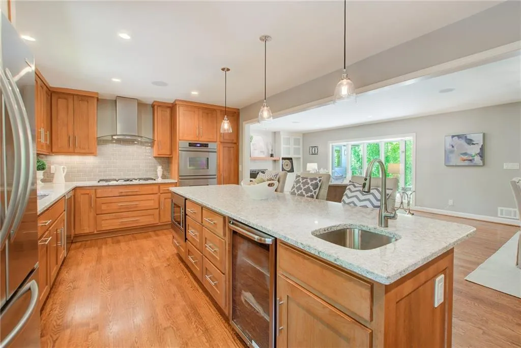 530 Timber Valley Road, Atlanta, Georgia 30342, 4 Bedrooms Bedrooms, ,4 BathroomsBathrooms,Residential,Sold,530 Timber Valley Road,7034077