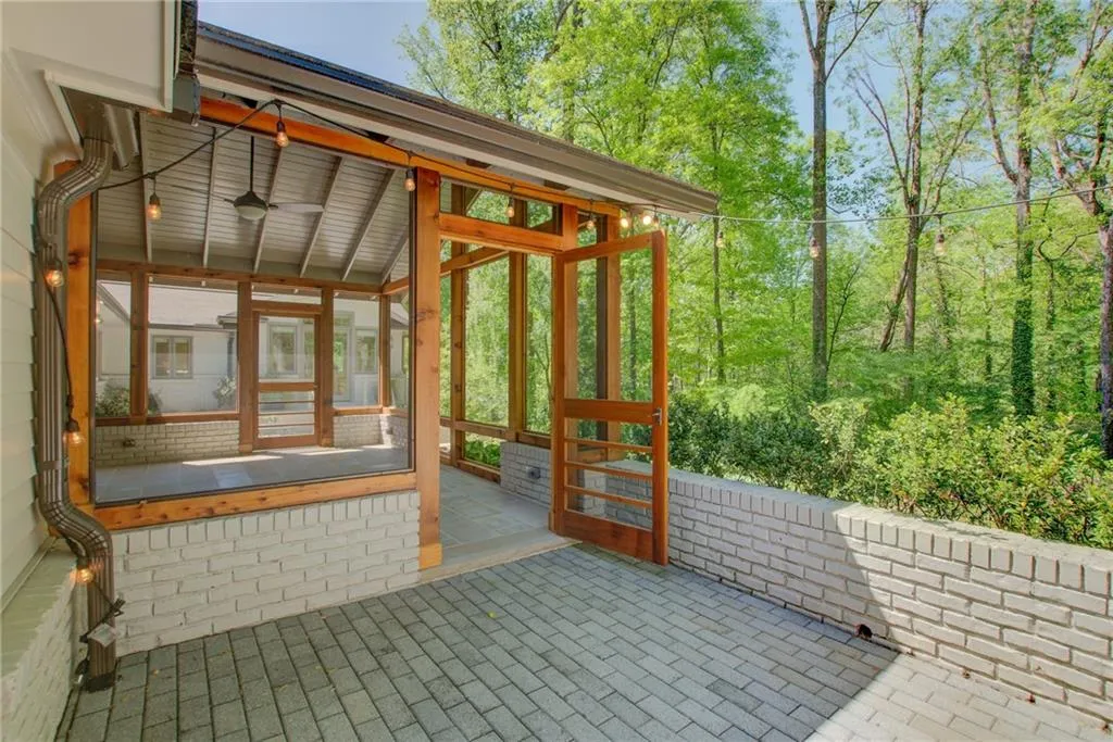 530 Timber Valley Road, Atlanta, Georgia 30342, 4 Bedrooms Bedrooms, ,4 BathroomsBathrooms,Residential,Sold,530 Timber Valley Road,7034077