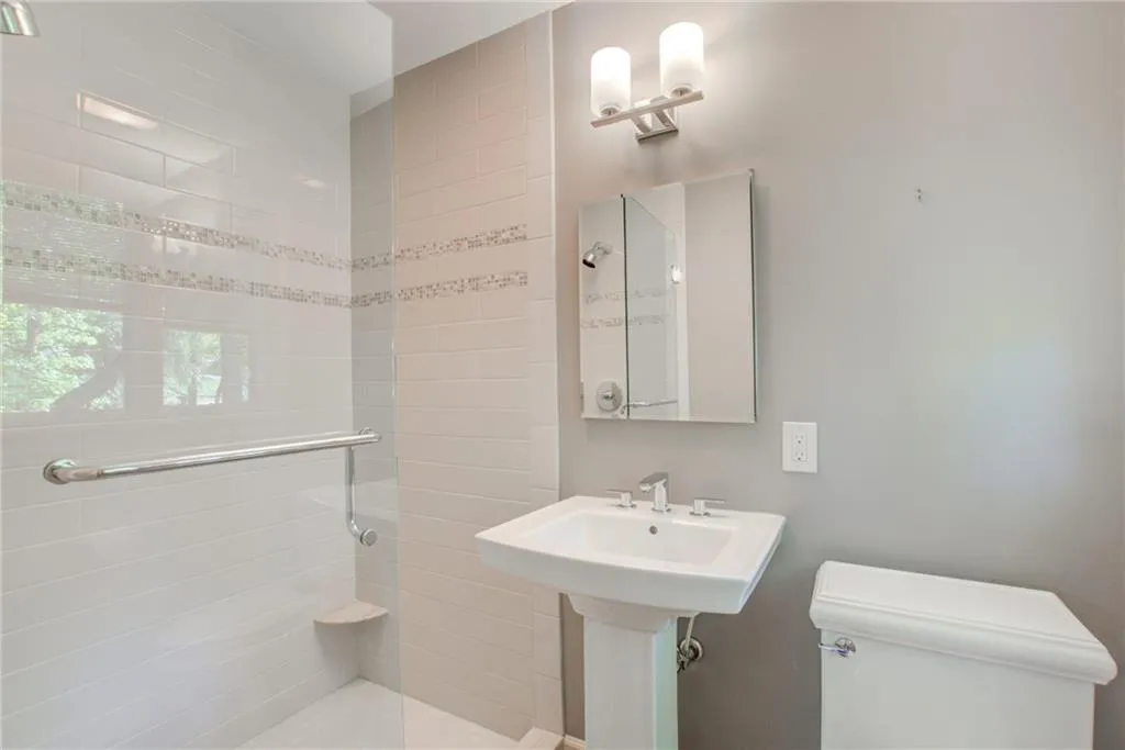 530 Timber Valley Road, Atlanta, Georgia 30342, 4 Bedrooms Bedrooms, ,4 BathroomsBathrooms,Residential,Sold,530 Timber Valley Road,7034077