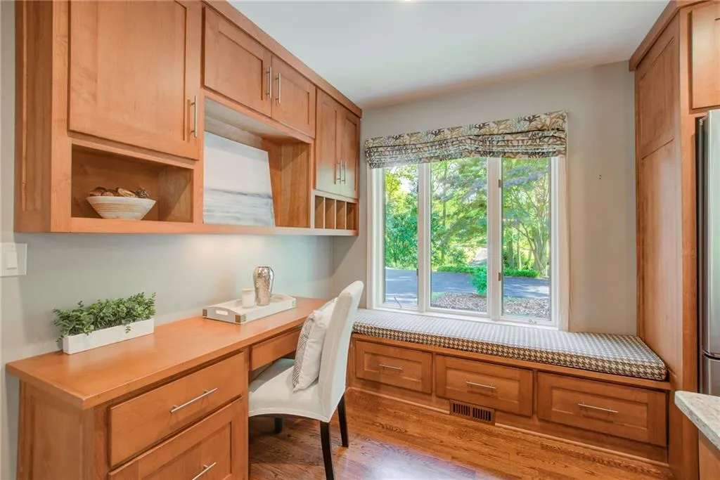 530 Timber Valley Road, Atlanta, Georgia 30342, 4 Bedrooms Bedrooms, ,4 BathroomsBathrooms,Residential,Sold,530 Timber Valley Road,7034077