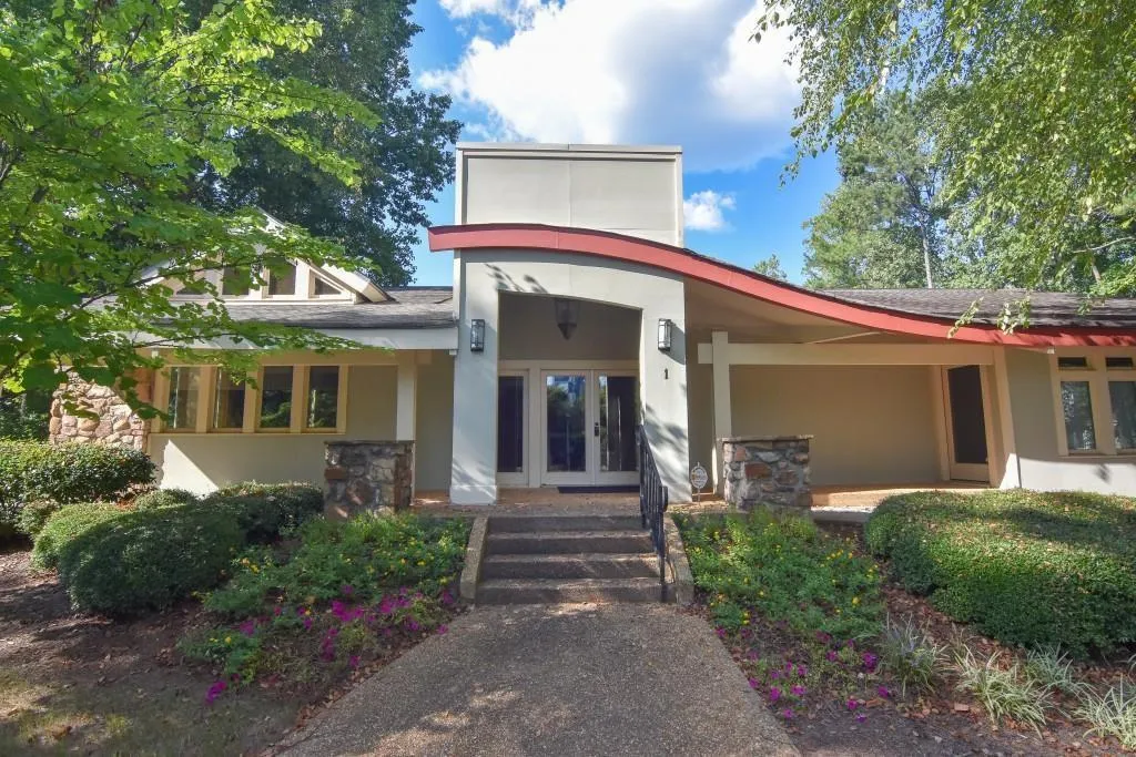 1105 Garden Court, Sandy Springs, Georgia 30328, 2 Bedrooms Bedrooms, ,2 BathroomsBathrooms,Residential,Sold,1105 Garden Court,7027633