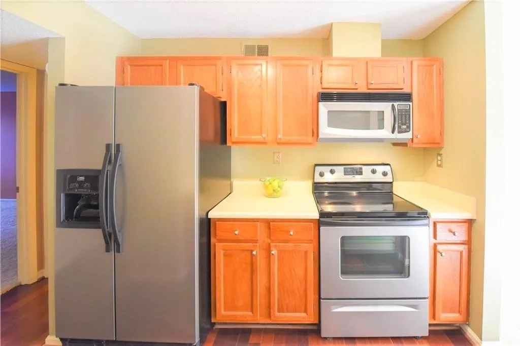 1105 Garden Court, Sandy Springs, Georgia 30328, 2 Bedrooms Bedrooms, ,2 BathroomsBathrooms,Residential,Sold,1105 Garden Court,7027633