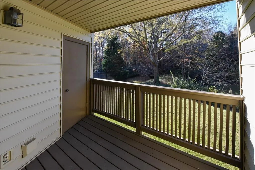 1105 Garden Court, Sandy Springs, Georgia 30328, 2 Bedrooms Bedrooms, ,2 BathroomsBathrooms,Residential,Sold,1105 Garden Court,7027633