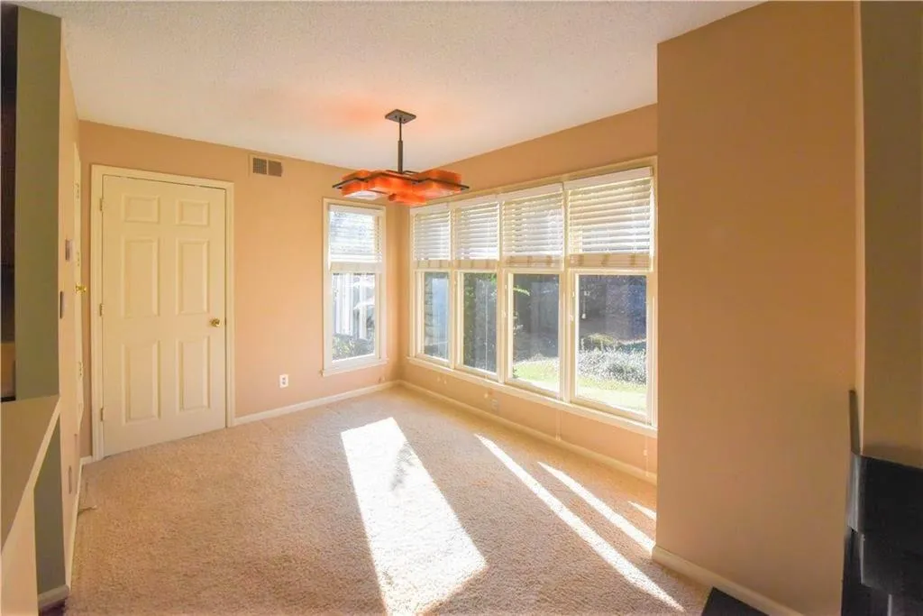 1105 Garden Court, Sandy Springs, Georgia 30328, 2 Bedrooms Bedrooms, ,2 BathroomsBathrooms,Residential,Sold,1105 Garden Court,7027633