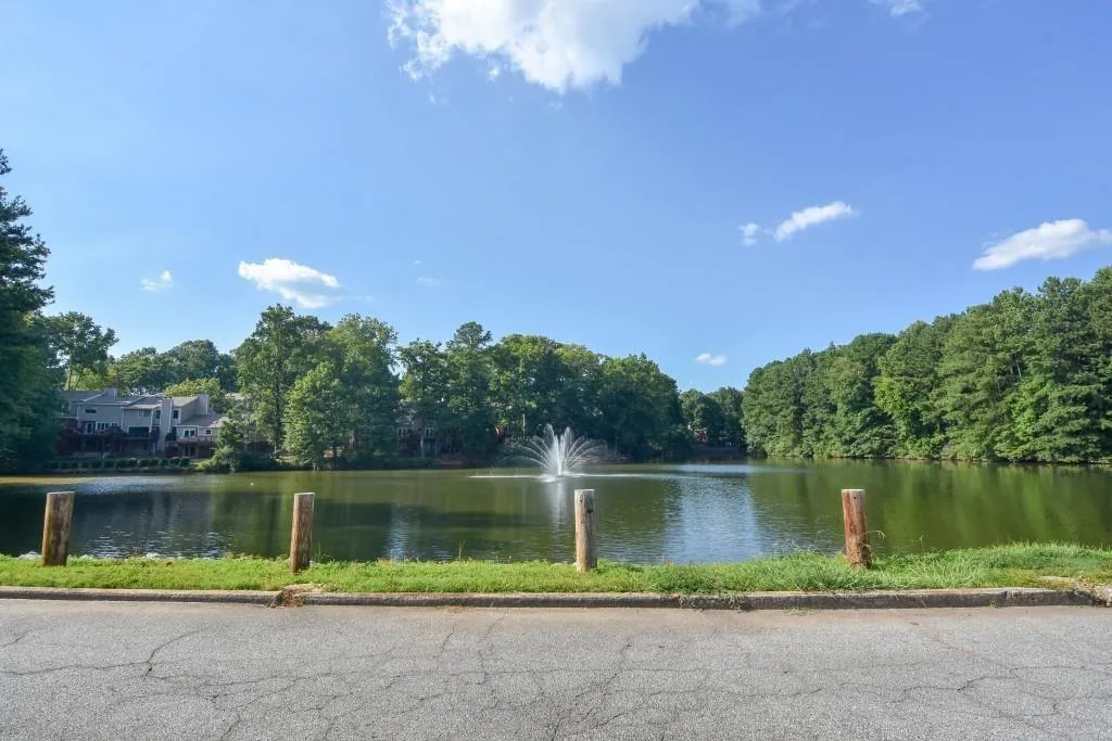 1105 Garden Court, Sandy Springs, Georgia 30328, 2 Bedrooms Bedrooms, ,2 BathroomsBathrooms,Residential,Sold,1105 Garden Court,7027633