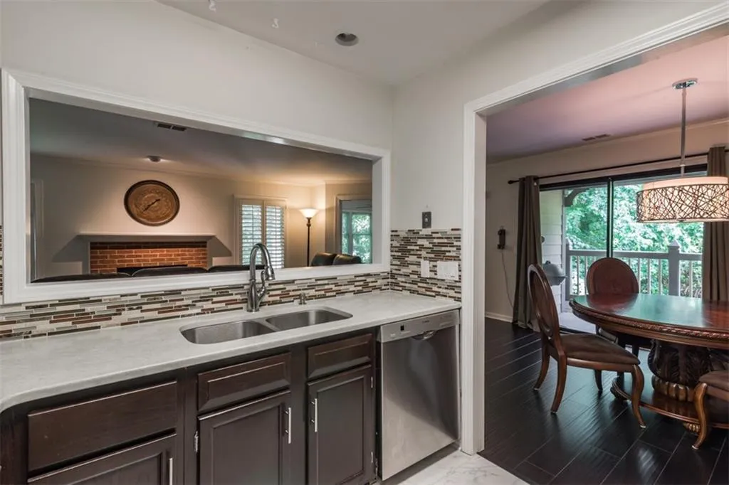 205 Abingdon Way Unit 205, Atlanta, Georgia 30328, 1 Bedroom Bedrooms, ,1 BathroomBathrooms,Residential,Sold,205 Abingdon Way Unit 205,5692815