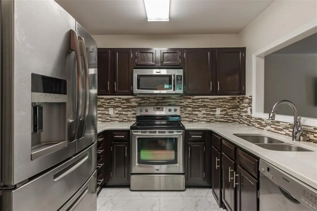 205 Abingdon Way Unit 205, Atlanta, Georgia 30328, 1 Bedroom Bedrooms, ,1 BathroomBathrooms,Residential,Sold,205 Abingdon Way Unit 205,5692815