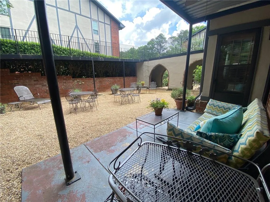 6851 Roswell Road Unit K16, Atlanta, Georgia 30328, 3 Bedrooms Bedrooms, ,2 BathroomsBathrooms,Residential,Sold,6851 Roswell Road Unit K16,7396052