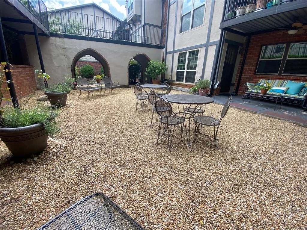 6851 Roswell Road Unit K16, Atlanta, Georgia 30328, 3 Bedrooms Bedrooms, ,2 BathroomsBathrooms,Residential,Sold,6851 Roswell Road Unit K16,7396052