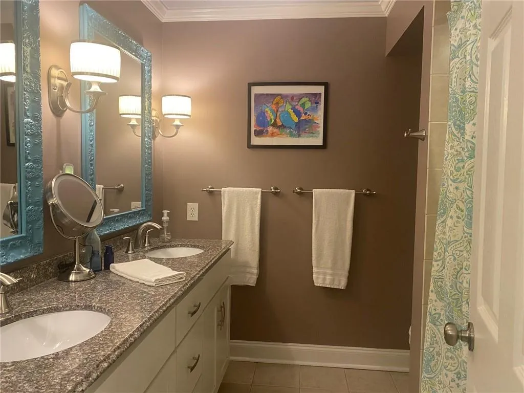 6851 Roswell Road Unit K16, Atlanta, Georgia 30328, 3 Bedrooms Bedrooms, ,2 BathroomsBathrooms,Residential,Sold,6851 Roswell Road Unit K16,7396052