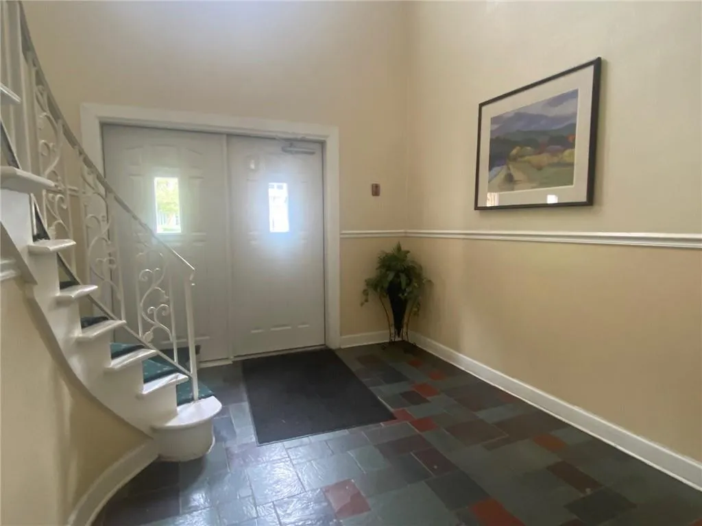 6851 Roswell Road Unit K16, Atlanta, Georgia 30328, 3 Bedrooms Bedrooms, ,2 BathroomsBathrooms,Residential,Sold,6851 Roswell Road Unit K16,7396052