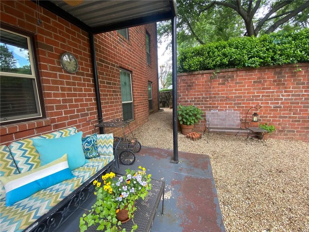 6851 Roswell Road Unit K16, Atlanta, Georgia 30328, 3 Bedrooms Bedrooms, ,2 BathroomsBathrooms,Residential,Sold,6851 Roswell Road Unit K16,7396052