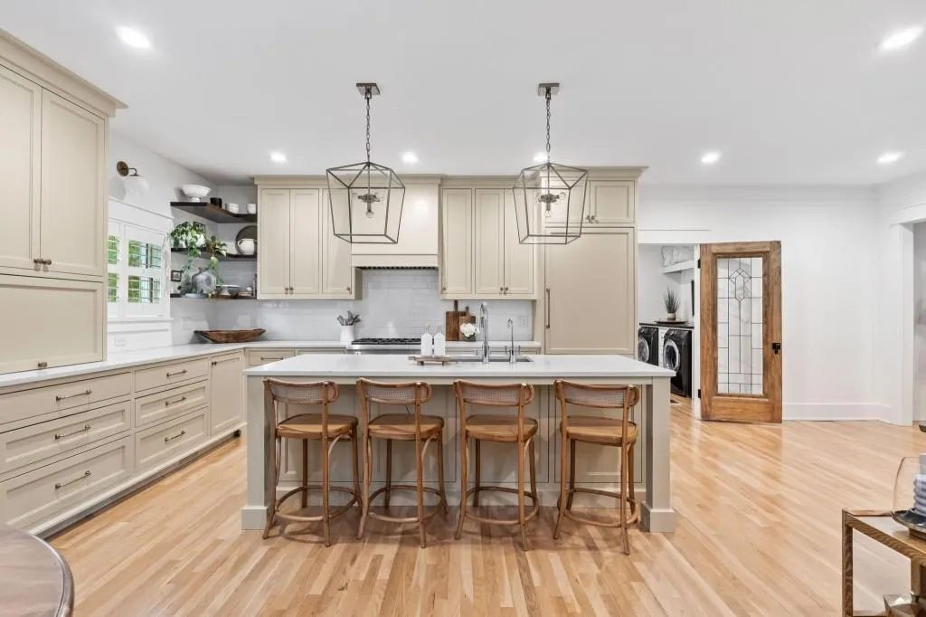 5800 Waters Edge Trail