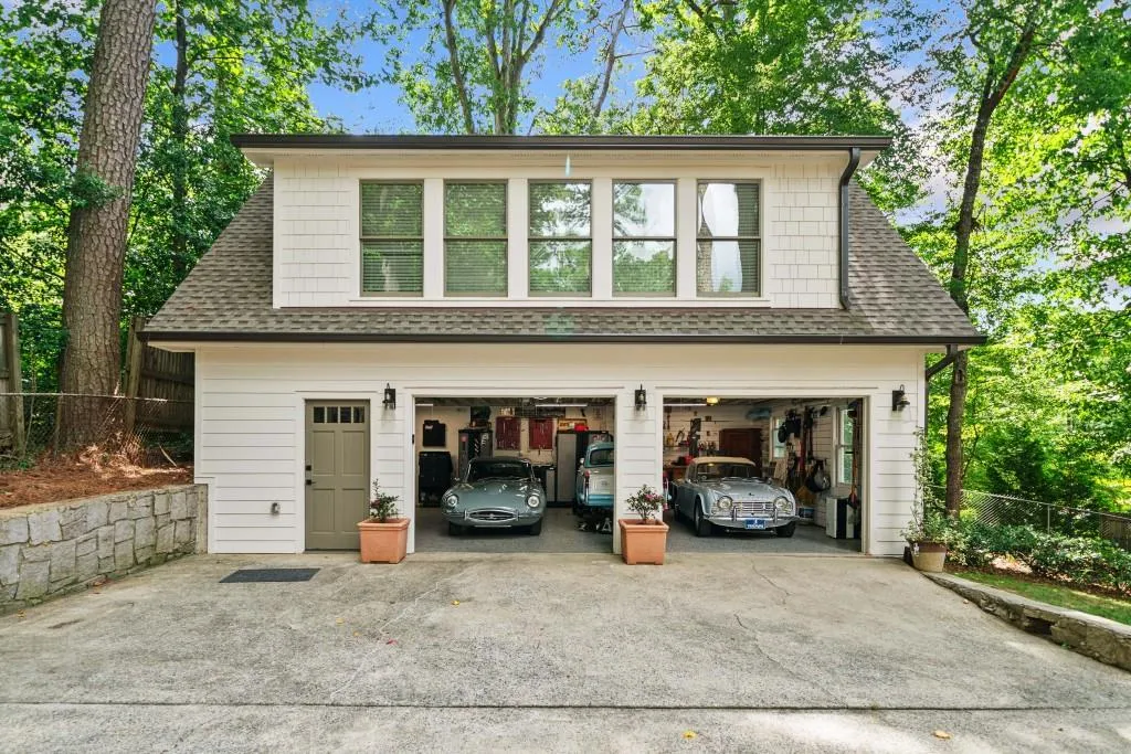 5800 Waters Edge Trail