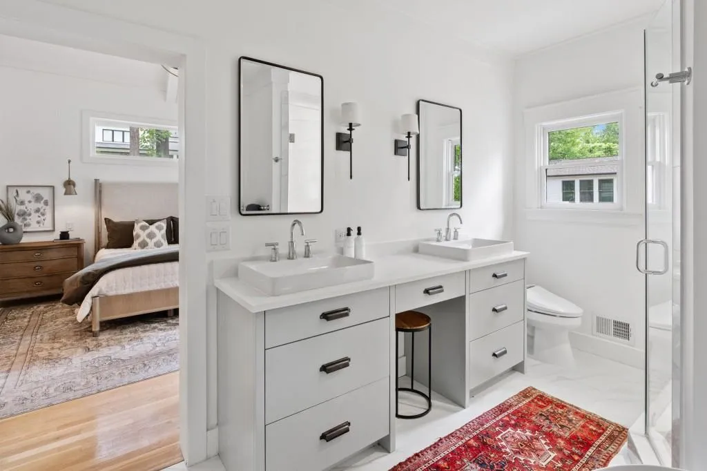 5800 Waters Edge Trail
