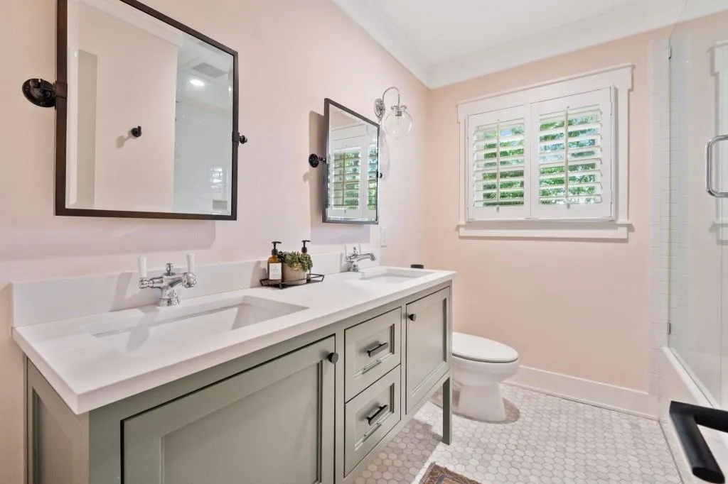 5800 Waters Edge Trail