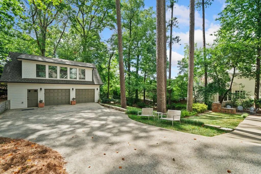 5800 Waters Edge Trail