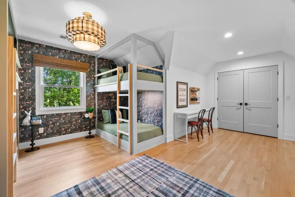 5800 Waters Edge Trail