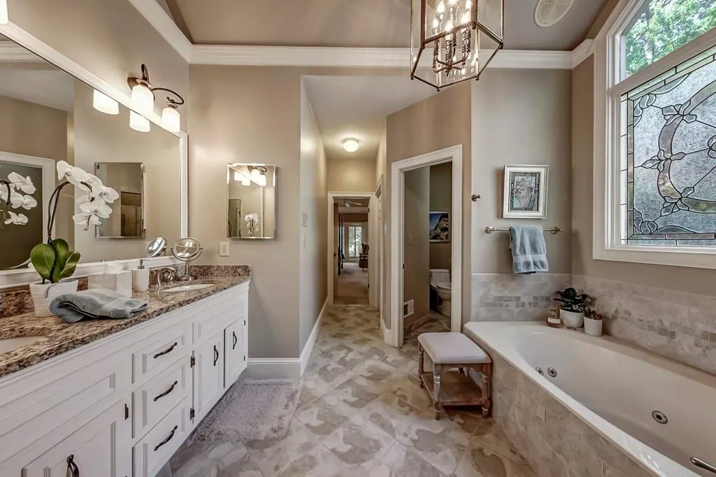 200 Grosvenor Place, Atlanta, Georgia 30328, 4 Bedrooms Bedrooms, ,3 BathroomsBathrooms,Residential,Sold,200 Grosvenor Place,6906054