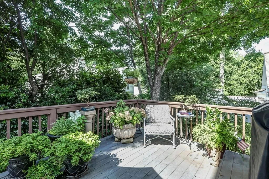 200 Grosvenor Place, Atlanta, Georgia 30328, 4 Bedrooms Bedrooms, ,3 BathroomsBathrooms,Residential,Sold,200 Grosvenor Place,6906054