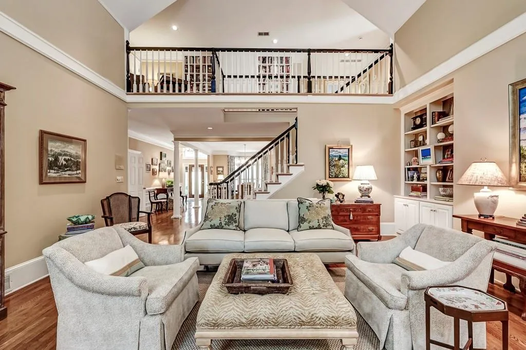 200 Grosvenor Place, Atlanta, Georgia 30328, 4 Bedrooms Bedrooms, ,3 BathroomsBathrooms,Residential,Sold,200 Grosvenor Place,6906054