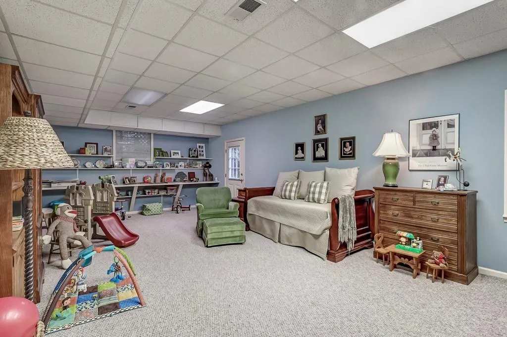 200 Grosvenor Place, Atlanta, Georgia 30328, 4 Bedrooms Bedrooms, ,3 BathroomsBathrooms,Residential,Sold,200 Grosvenor Place,6906054