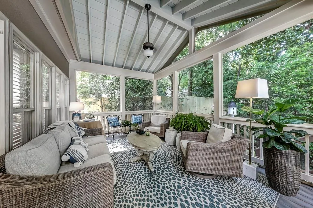 200 Grosvenor Place, Atlanta, Georgia 30328, 4 Bedrooms Bedrooms, ,3 BathroomsBathrooms,Residential,Sold,200 Grosvenor Place,6906054