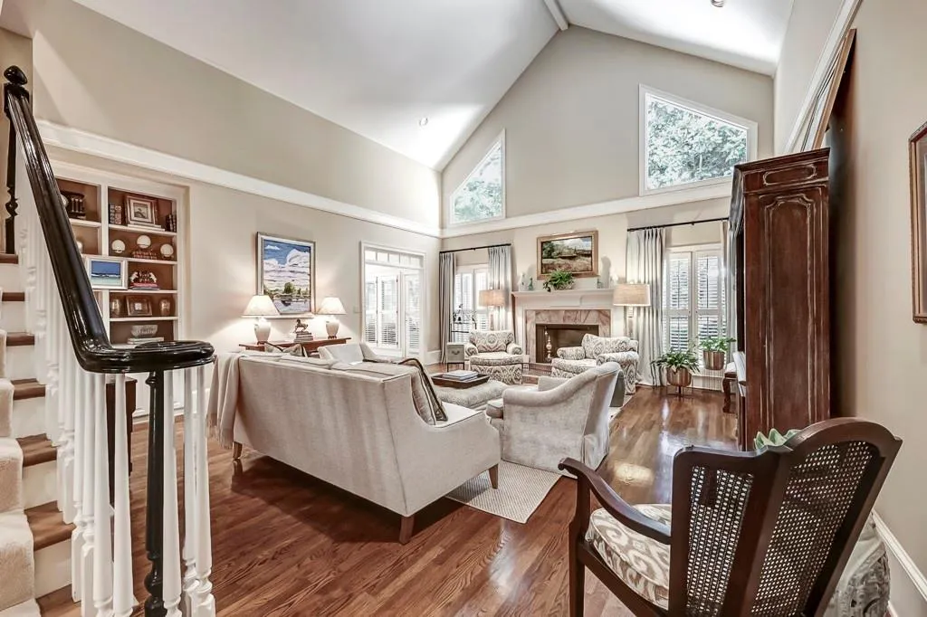 200 Grosvenor Place, Atlanta, Georgia 30328, 4 Bedrooms Bedrooms, ,3 BathroomsBathrooms,Residential,Sold,200 Grosvenor Place,6906054