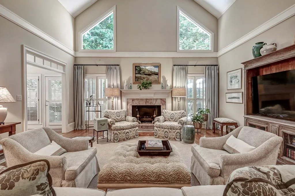 200 Grosvenor Place, Atlanta, Georgia 30328, 4 Bedrooms Bedrooms, ,3 BathroomsBathrooms,Residential,Sold,200 Grosvenor Place,6906054