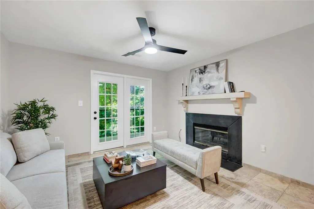 3655 Habersham Road Ne Unit B141, Atlanta, Georgia 30305, 1 Bedroom Bedrooms, 0 ,1 BathroomBathrooms,Residential,For Sale,3655 Habersham Road Ne Unit B141,7783519