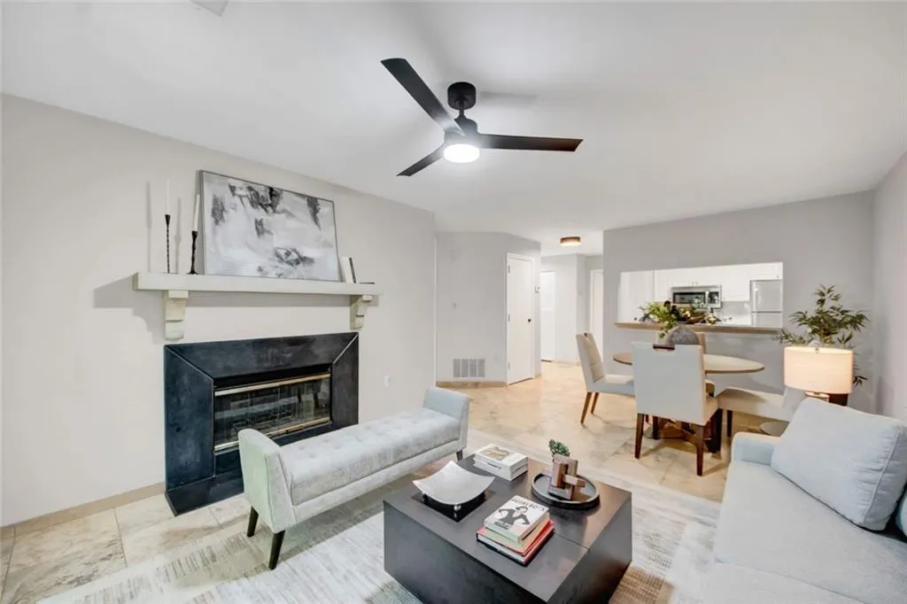 3655 Habersham Road Ne Unit B141, Atlanta, Georgia 30305, 1 Bedroom Bedrooms, 0 ,1 BathroomBathrooms,Residential,For Sale,3655 Habersham Road Ne Unit B141,7783519
