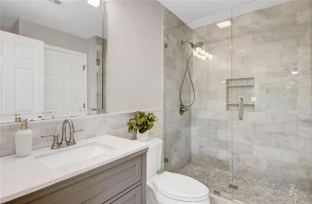 3655 Habersham Road Ne Unit B141, Atlanta, Georgia 30305, 1 Bedroom Bedrooms, 0 ,1 BathroomBathrooms,Residential,For Sale,3655 Habersham Road Ne Unit B141,7783519