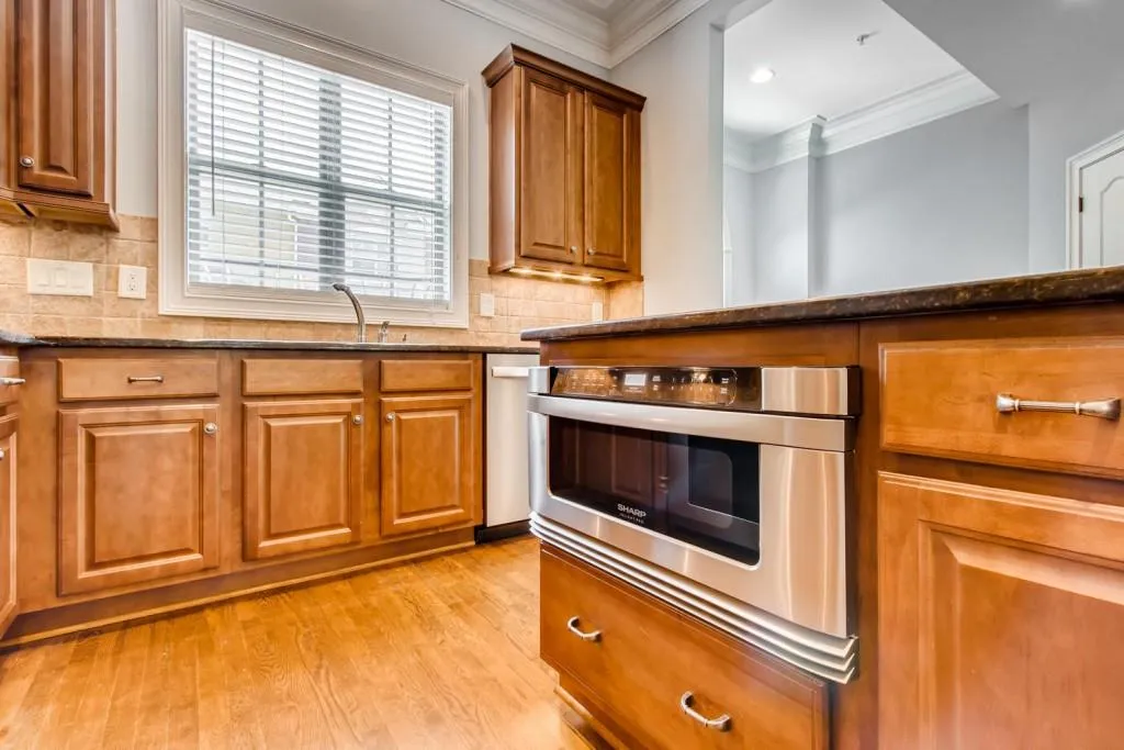 927 Boudreau Court, Atlanta, Georgia 30328, 2 Bedrooms Bedrooms, ,3 BathroomsBathrooms,Residential,Sold,927 Boudreau Court,6554998