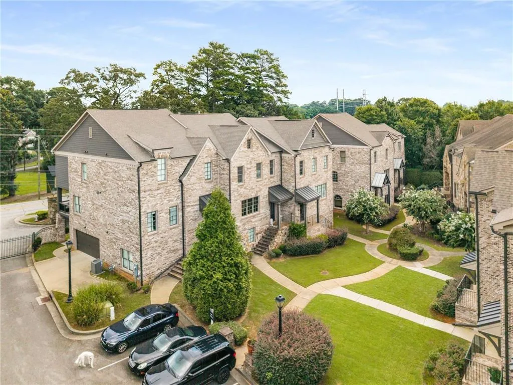4853 Stonehall Place Unit 3, Atlanta, Georgia 30339, 4 Bedrooms Bedrooms, ,3 BathroomsBathrooms,Residential,For Sale,4853 Stonehall Place Unit 3,7640377