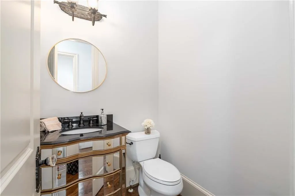 4853 Stonehall Place Unit 3, Atlanta, Georgia 30339, 4 Bedrooms Bedrooms, ,3 BathroomsBathrooms,Residential,For Sale,4853 Stonehall Place Unit 3,7640377