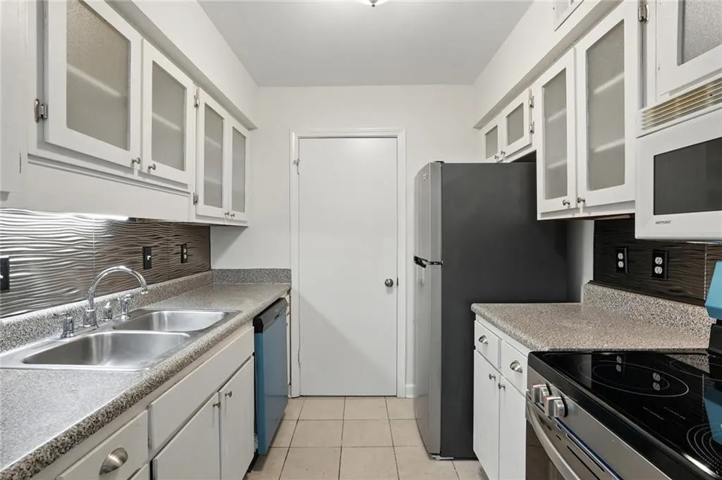 1512 Wingate Way, Atlanta, Georgia 30350, 2 Bedrooms Bedrooms, ,2 BathroomsBathrooms,Residential,For Sale,1512 Wingate Way,7644122