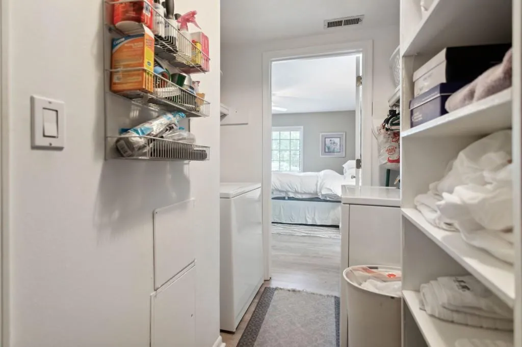 6851 Roswell Road Unit G-5, Sandy Springs, Georgia 30328, 1 Bedroom Bedrooms, ,1 BathroomBathrooms,Residential,Sold,6851 Roswell Road Unit G-5,7229726