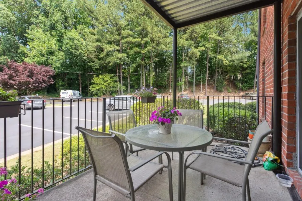 6851 Roswell Road Unit G-5, Sandy Springs, Georgia 30328, 1 Bedroom Bedrooms, ,1 BathroomBathrooms,Residential,Sold,6851 Roswell Road Unit G-5,7229726