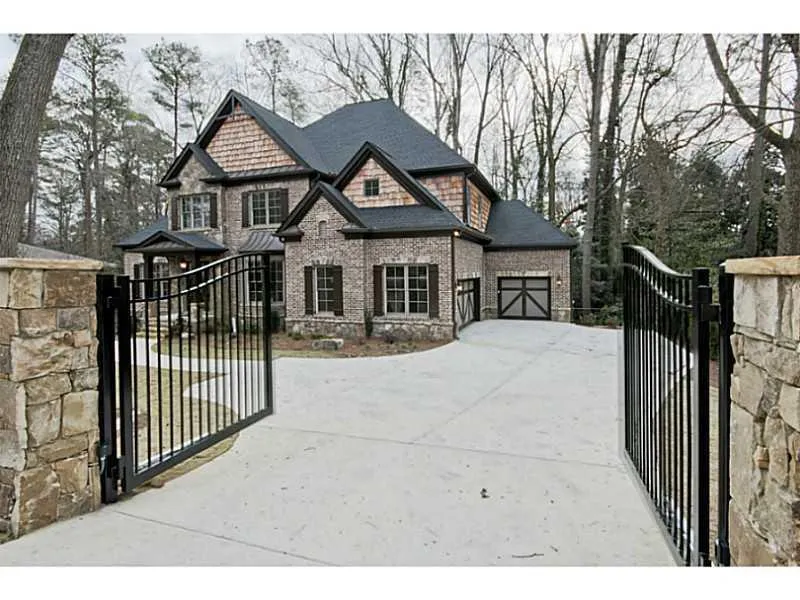 435 Windsor Parkway Ne, Atlanta, Georgia 30342, 5 Bedrooms Bedrooms, ,4 BathroomsBathrooms,Residential,Sold,435 Windsor Parkway Ne,5384959