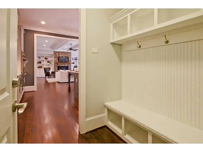 435 Windsor Parkway Ne, Atlanta, Georgia 30342, 5 Bedrooms Bedrooms, ,4 BathroomsBathrooms,Residential,Sold,435 Windsor Parkway Ne,5384959