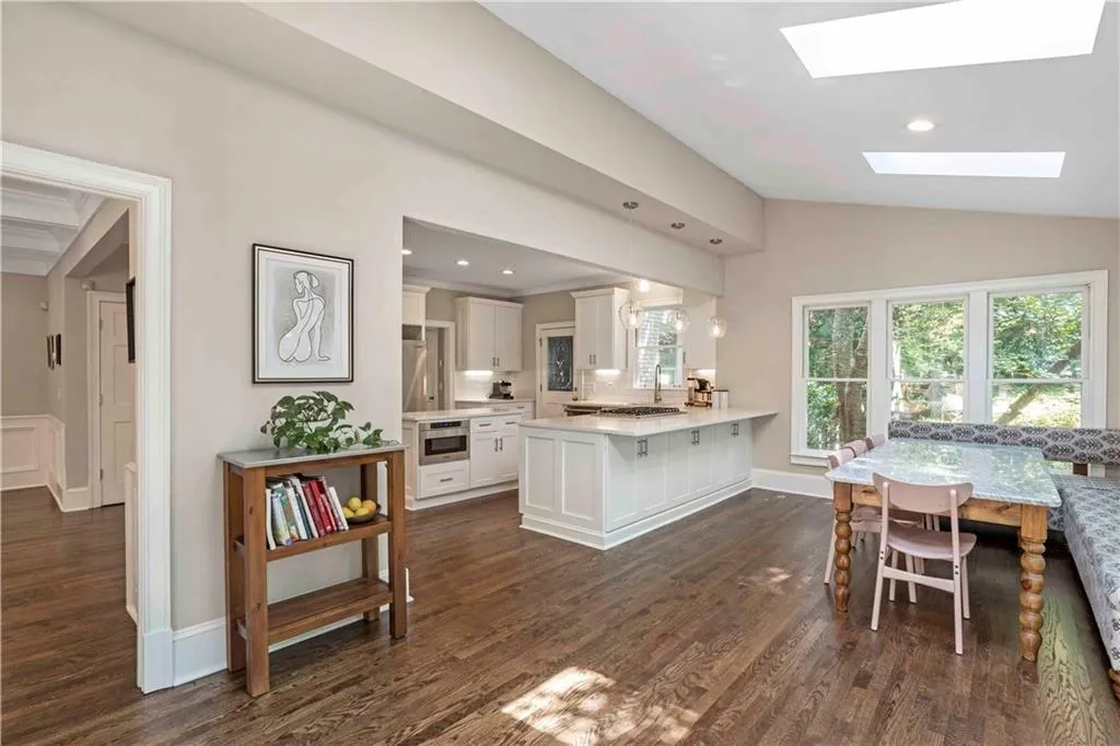 430 Waterridge Court, Sandy Springs, Georgia 30350, 4 Bedrooms Bedrooms, ,4 BathroomsBathrooms,Residential,Sold,430 Waterridge Court,6931860