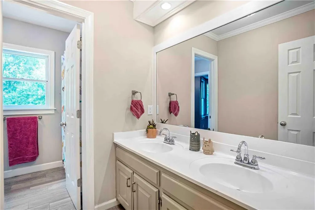 430 Waterridge Court, Sandy Springs, Georgia 30350, 4 Bedrooms Bedrooms, ,4 BathroomsBathrooms,Residential,Sold,430 Waterridge Court,6931860