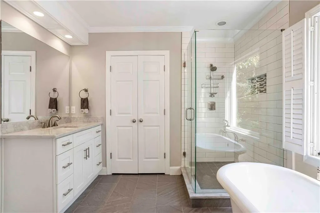 430 Waterridge Court, Sandy Springs, Georgia 30350, 4 Bedrooms Bedrooms, ,4 BathroomsBathrooms,Residential,Sold,430 Waterridge Court,6931860