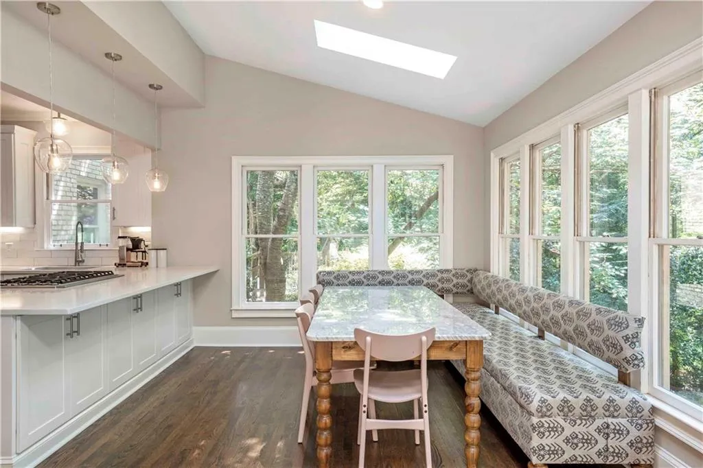 430 Waterridge Court, Sandy Springs, Georgia 30350, 4 Bedrooms Bedrooms, ,4 BathroomsBathrooms,Residential,Sold,430 Waterridge Court,6931860